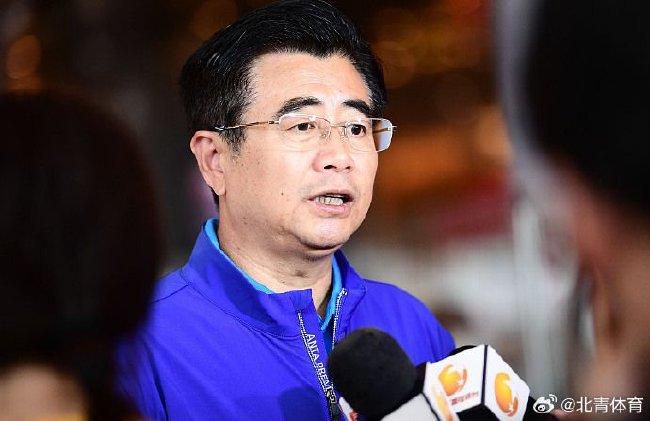 日本少妇做爰奶水狂喷小说